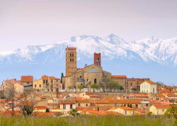 Cathédrale d'Elne et Pic du Canigou