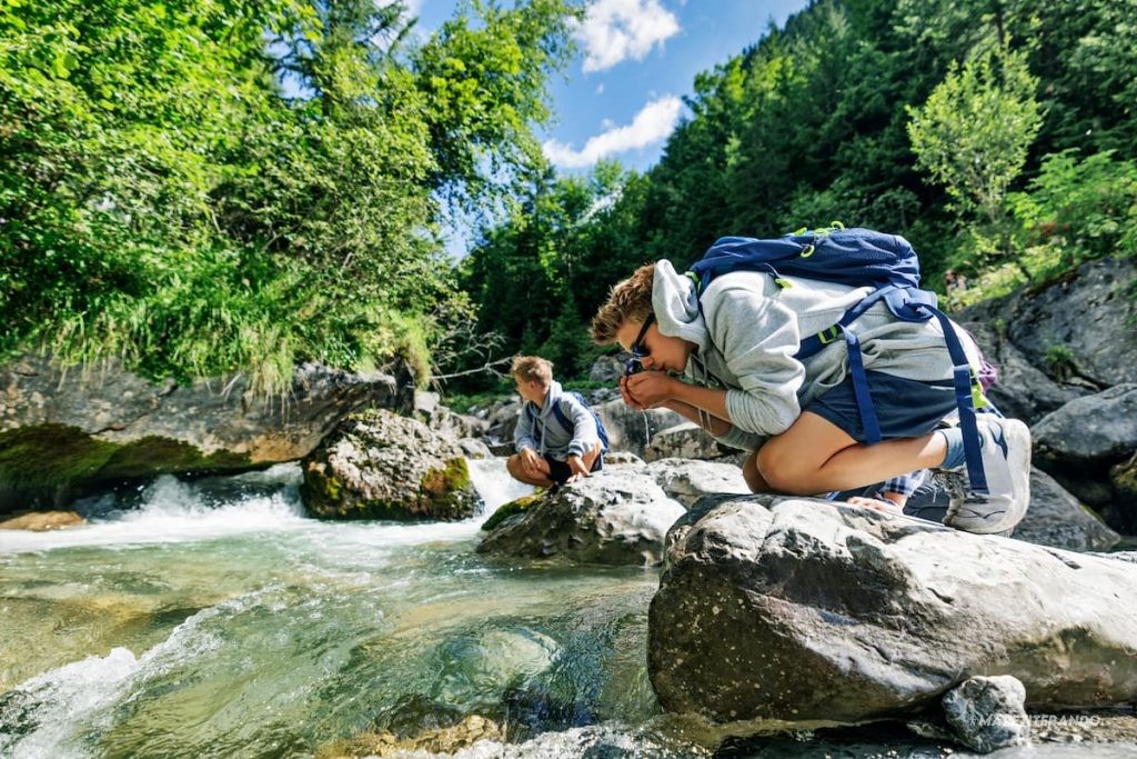 boire l'eau des rivières en randonnée
