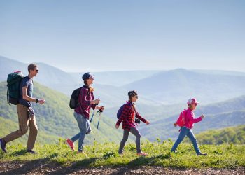 randonner avec des enfants contents