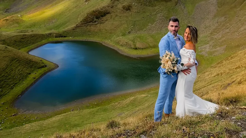 Un couple de Béarnais s’est offert une photo de mariage sportif et atypique au lac de Montagnon.