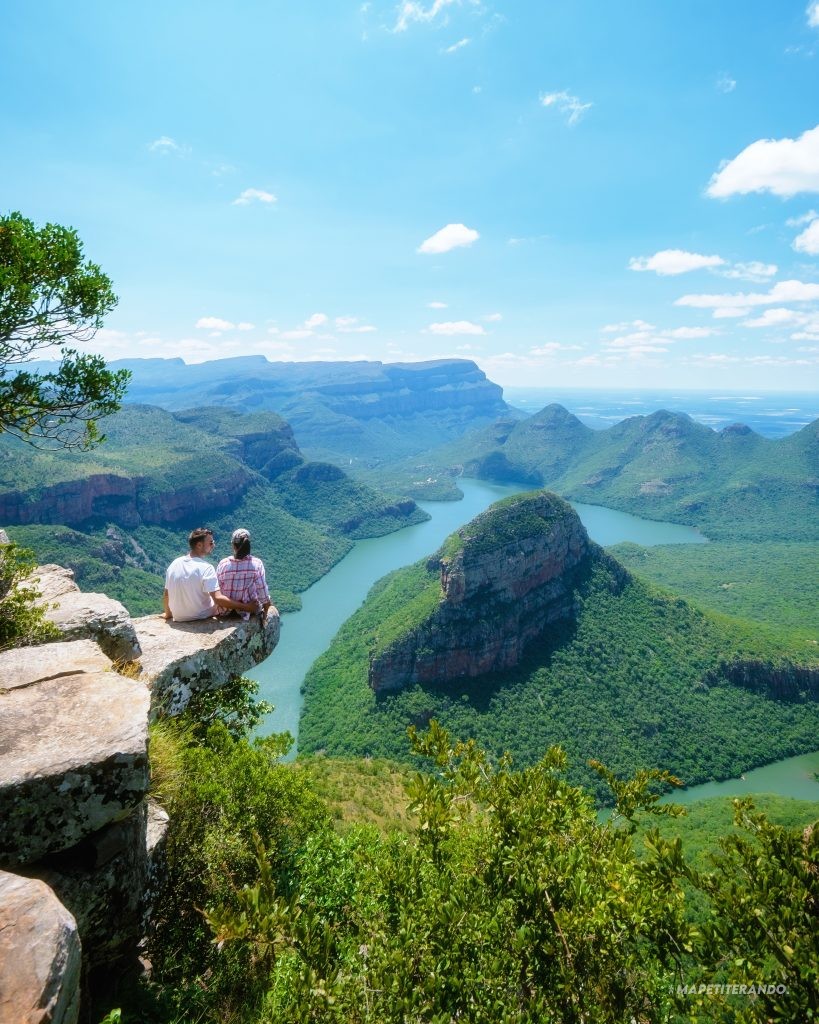 Jamais cité dans les guides, ce trek de 240 km sur la crête du Drakensberg vous mène “sur le toit” de l’Afrique australe
