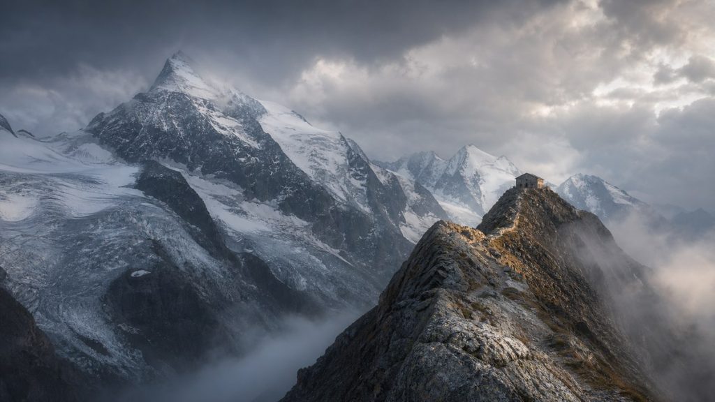 Paysage alpin enneigé illustrant un article sur une altercation présumée au Grossglockner