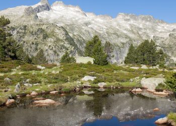 Le Tour fera du Portet son point culminant en 2027. À pied, le col mène à trois lacs